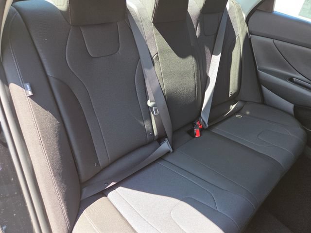 New 2026 Hyundai Elantra SE FWD image 18