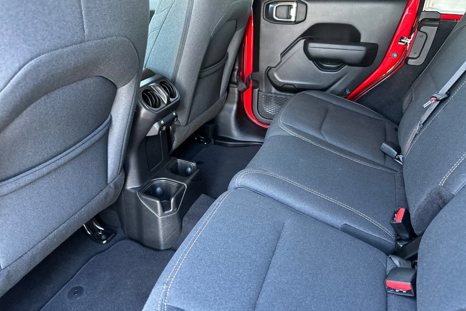 Used 2025 Jeep Wrangler Unlimited Sport AWD/4WD image 12