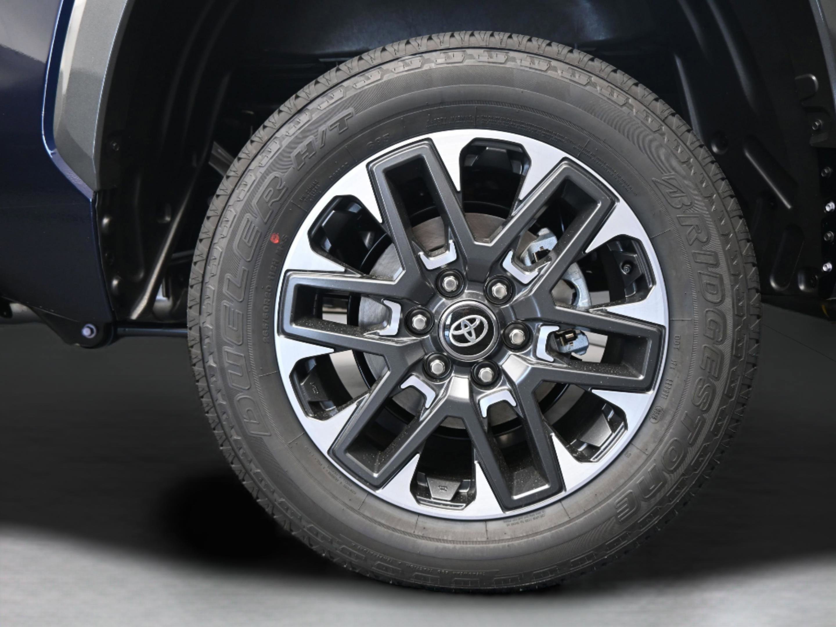 New 2026 Toyota Tundra Limited AWD/4WD image 33
