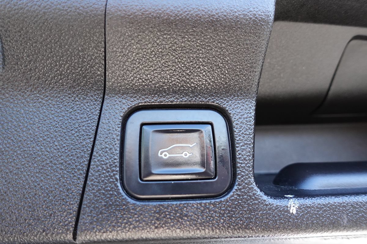 Used 2019 GMC Acadia Denali w/ Technology Package FWD image 29