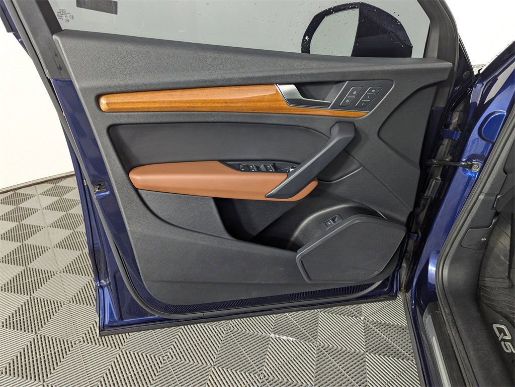 Used 2021 Audi Q5 2.0T Premium w/ Convenience Package image 18