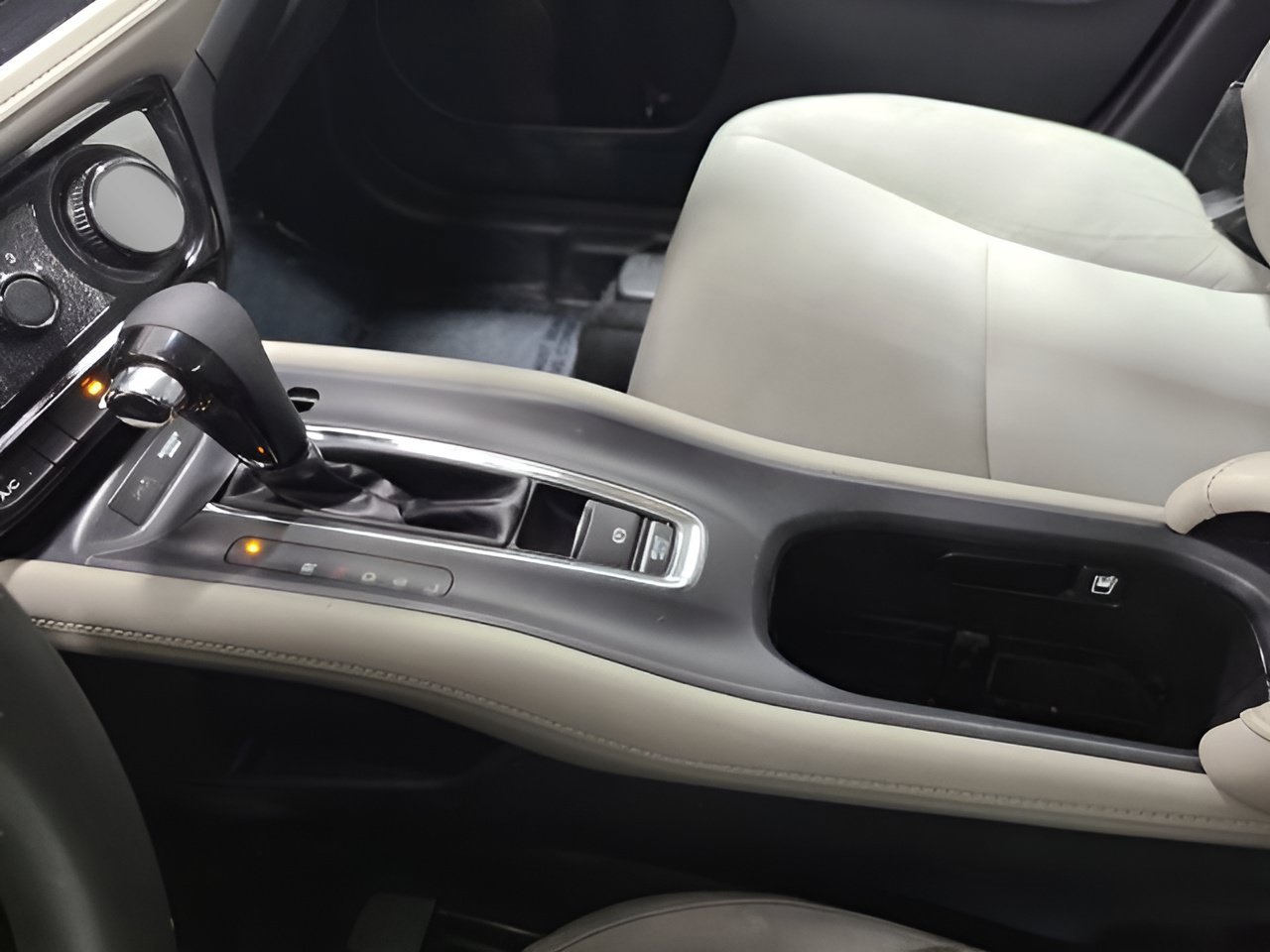 Used 2021 Honda HR-V LX image 27