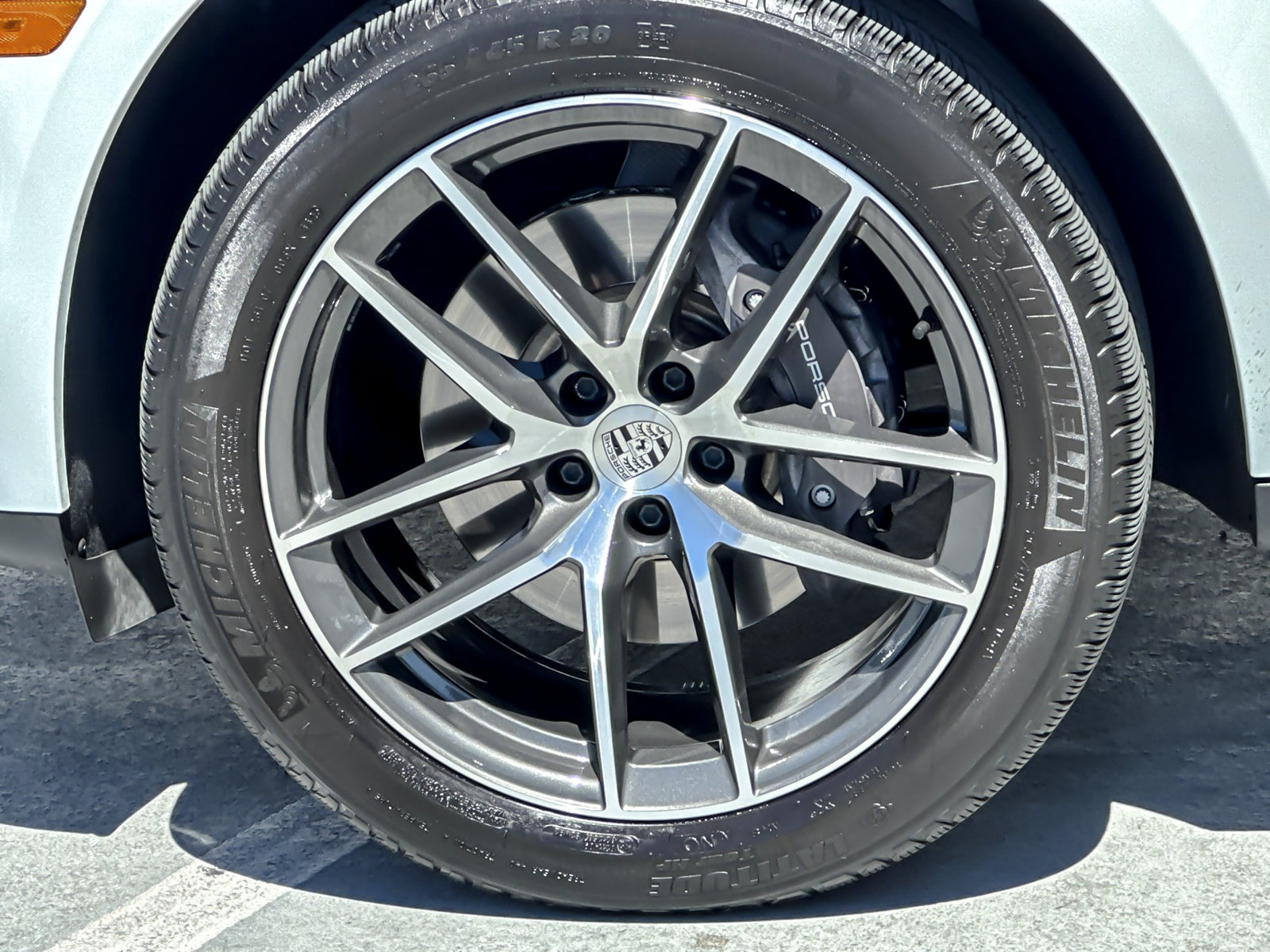 Certified 2024 Porsche Macan AWD/4WD image 24