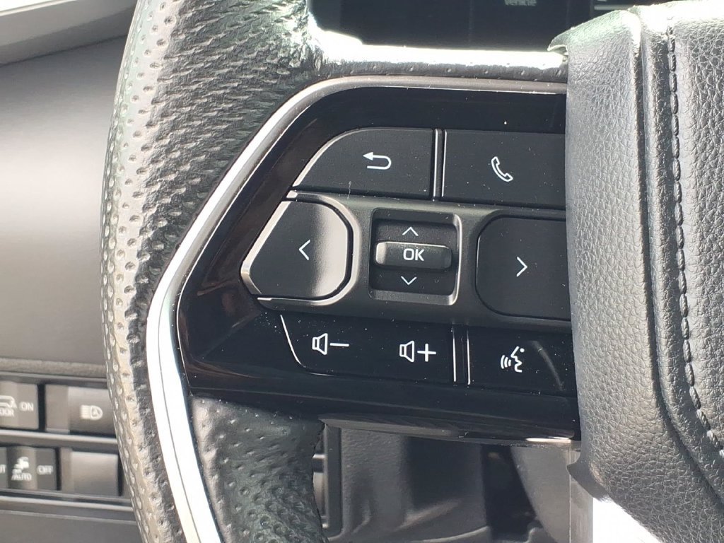 Used 2024 Toyota Sequoia Platinum AWD/4WD image 13