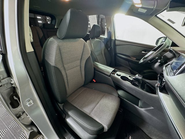 Used 2022 Nissan Rogue SV AWD/4WD image 28