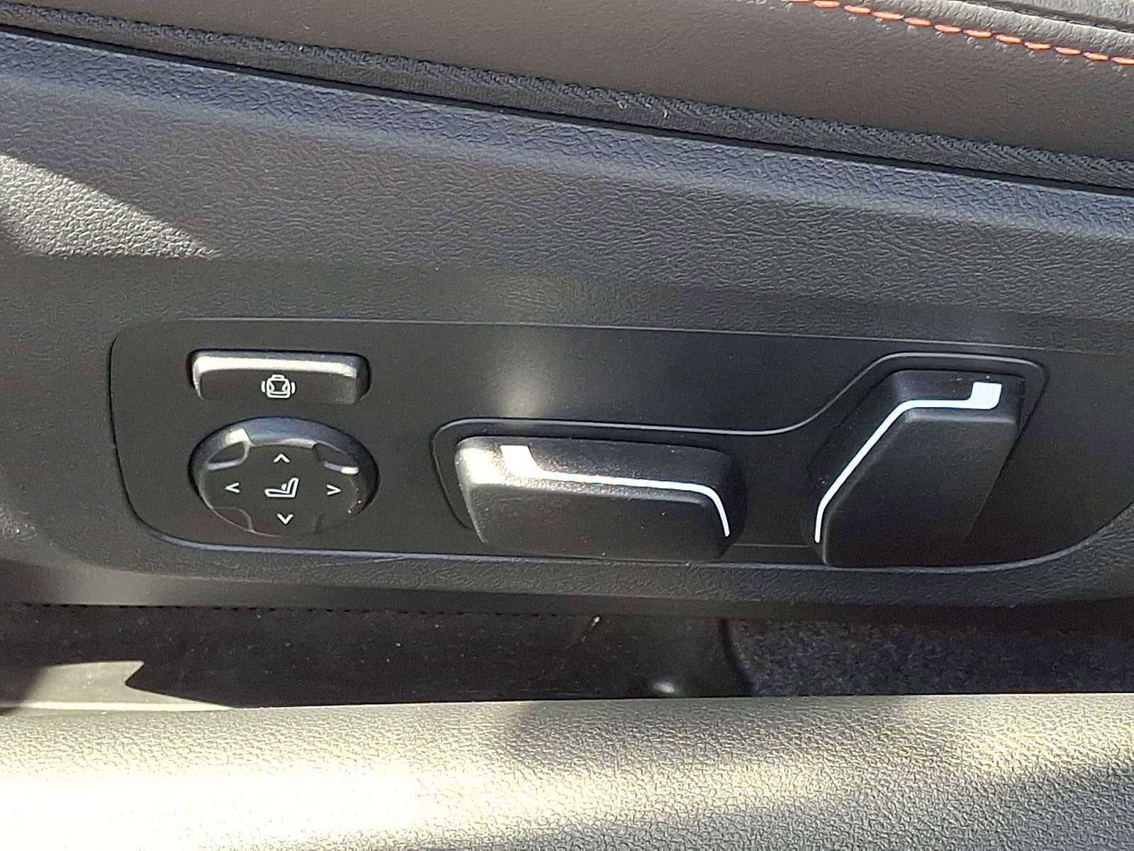 Used 2025 BMW M2 w/ Lighting Package RWD image 27