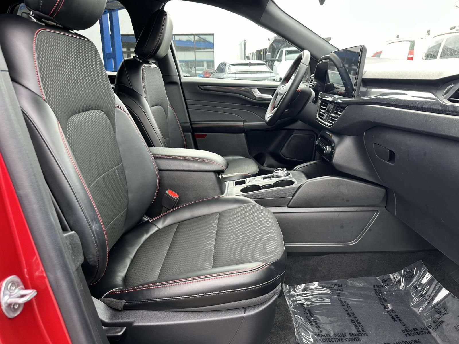Used 2025 Ford Escape ST-Line w/ Tech Pack #1 AWD/4WD image 29