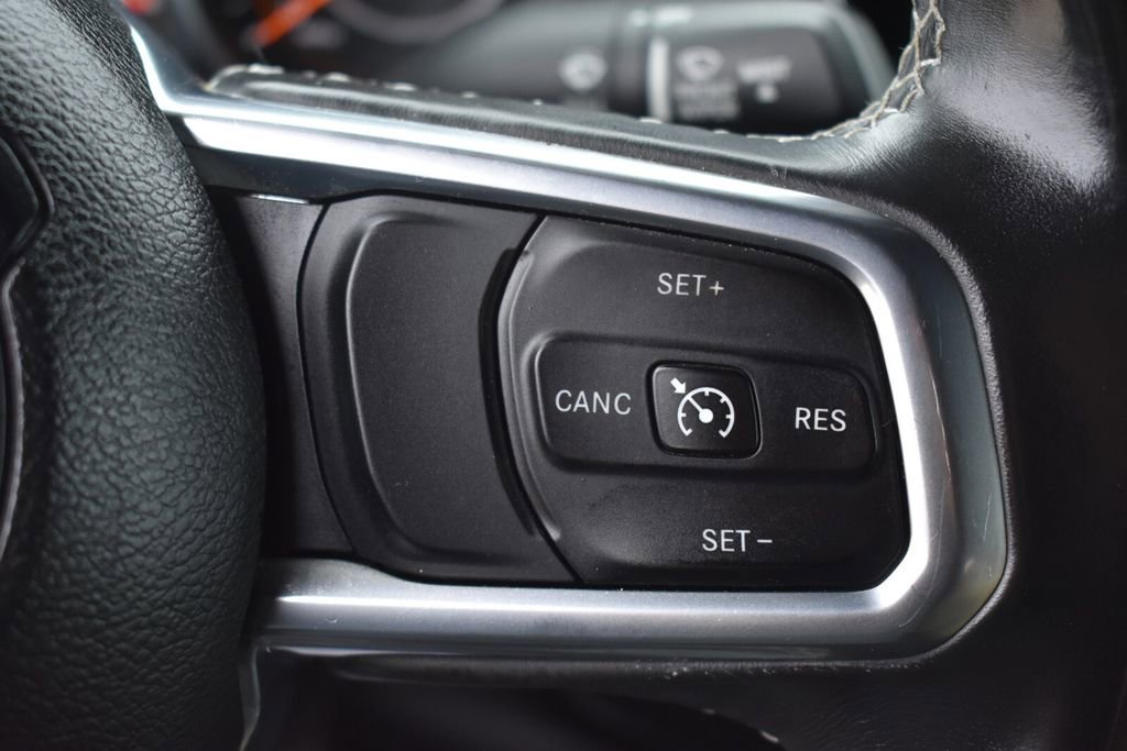 Used 2018 Jeep Wrangler Unlimited Sahara image 35