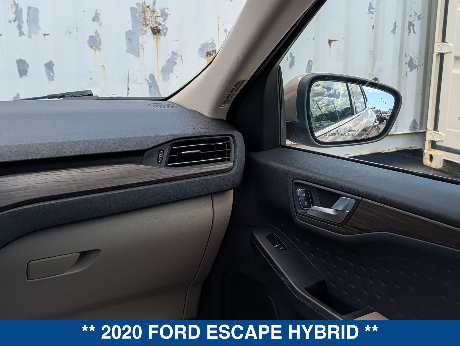 Used 2020 Ford Escape Titanium FWD image 19