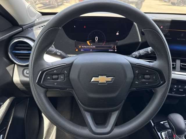 Used 2025 Chevrolet Trax LT FWD image 13