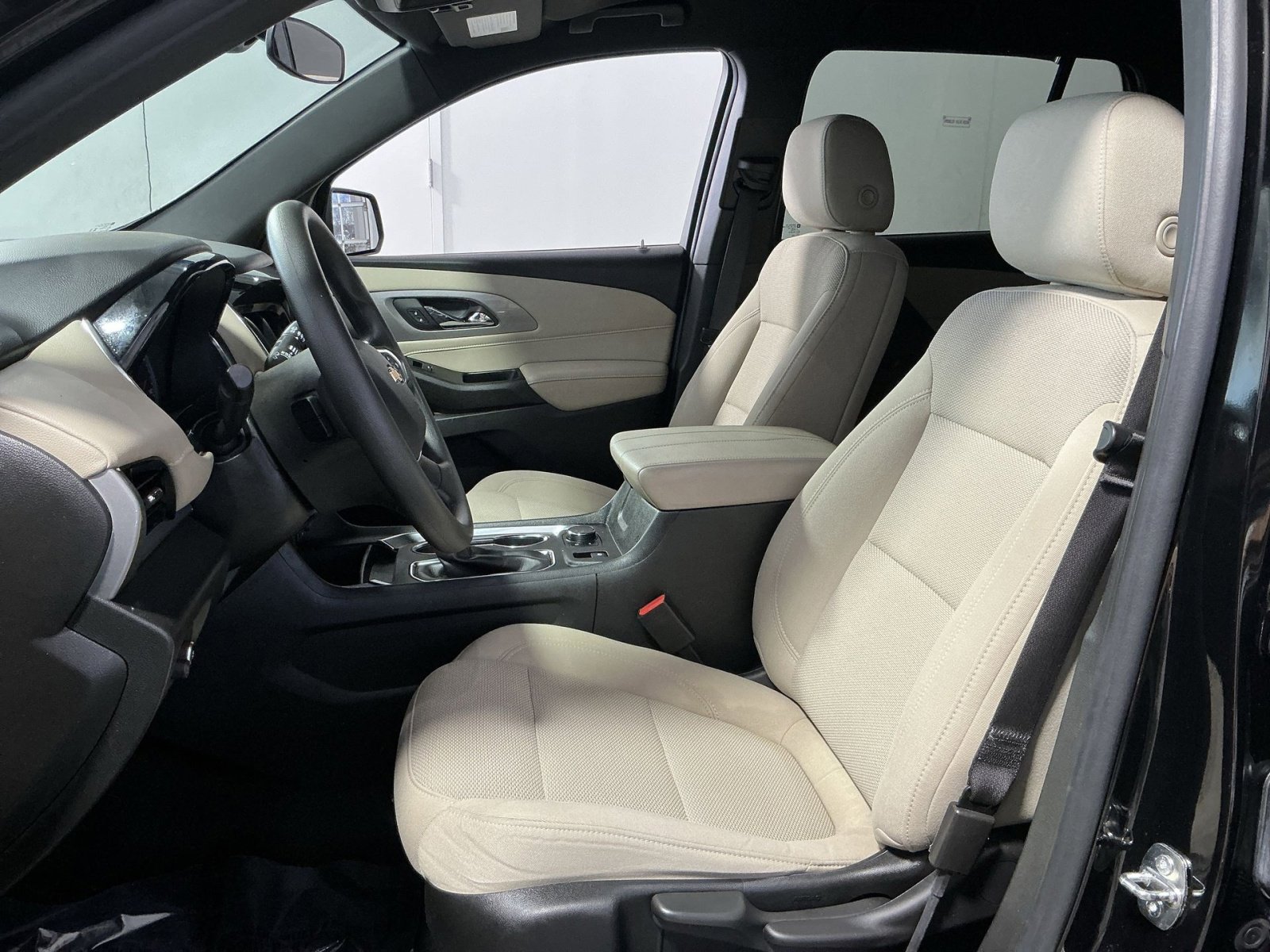 Used 2023 Chevrolet Traverse LS w/ Safety Package image 21