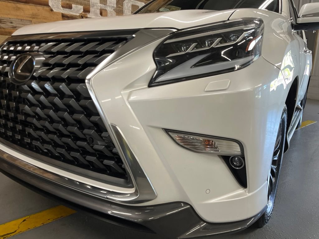 Used 2023 Lexus GX 460 Premium w/ Accessory Package AWD/4WD image 9