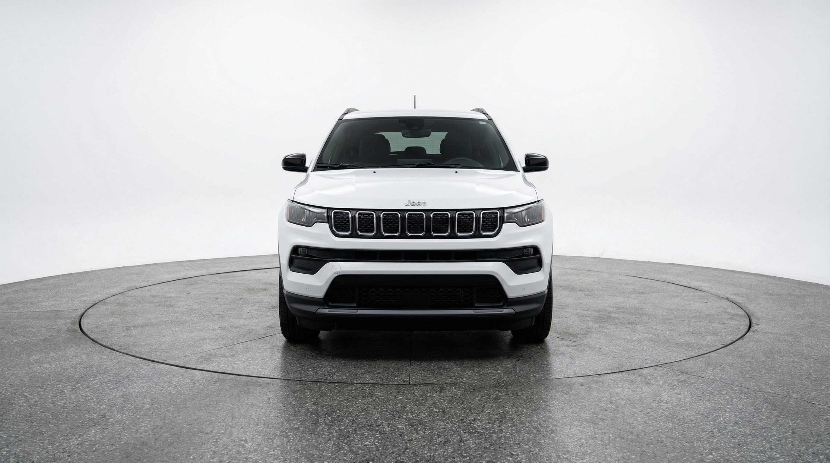 Used 2025 Jeep Compass Latitude image 2