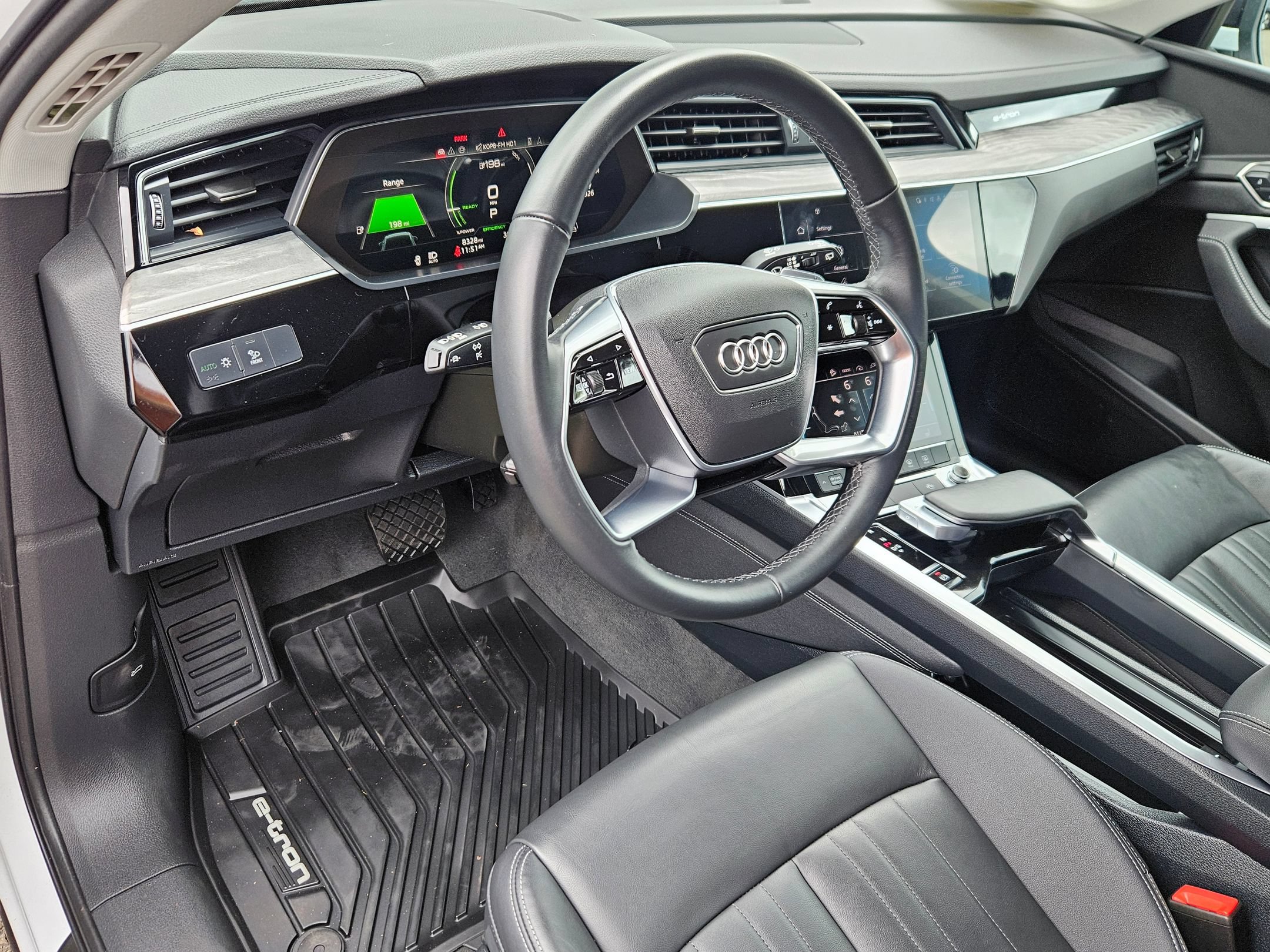 Used 2024 Audi Q8 e-tron Premium Plus AWD/4WD image 11