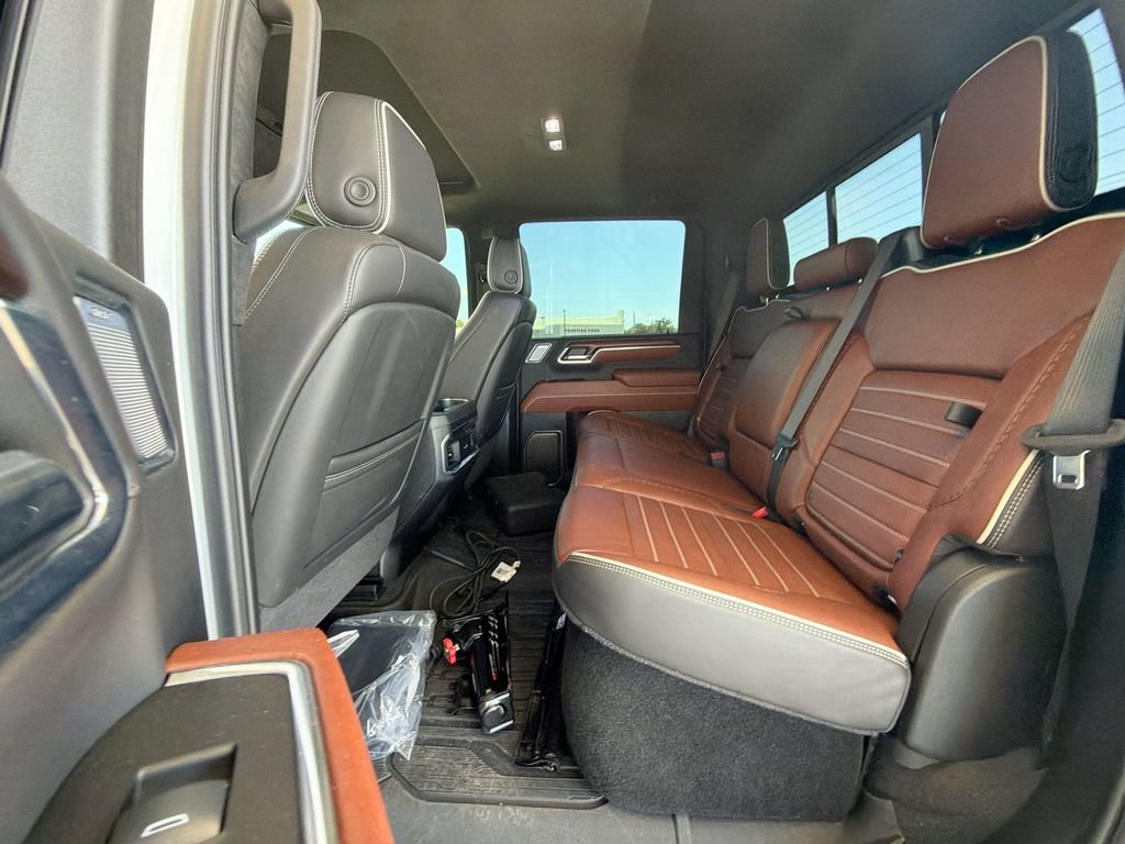 Used 2024 GMC Sierra 2500 Denali Ultimate AWD/4WD image 15