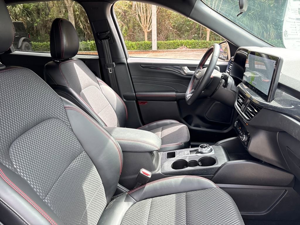 Used 2024 Ford Escape ST-Line w/ Tech Pack #1 image 28