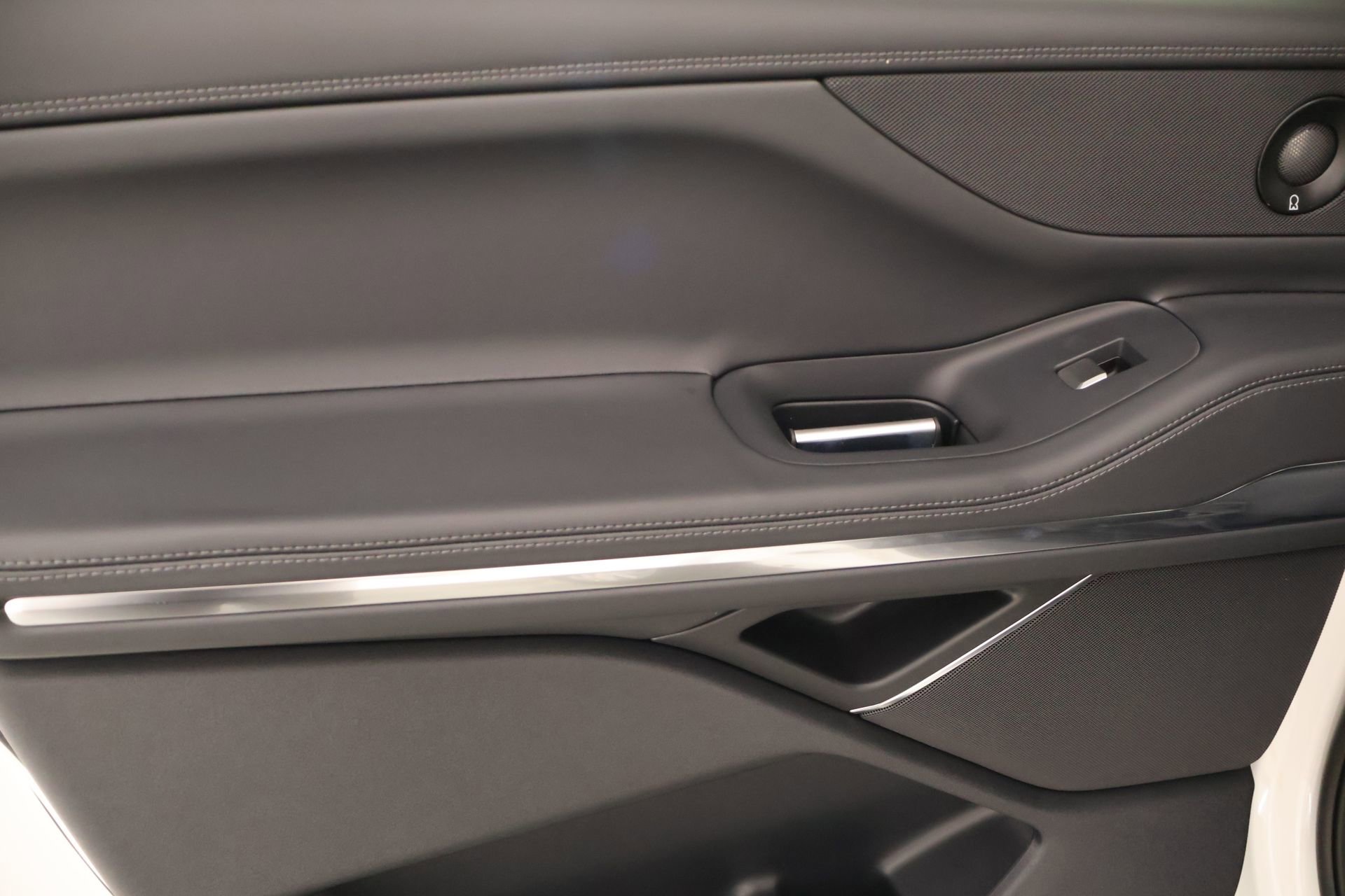 New 2026 Lincoln Navigator L Premier AWD/4WD image 17
