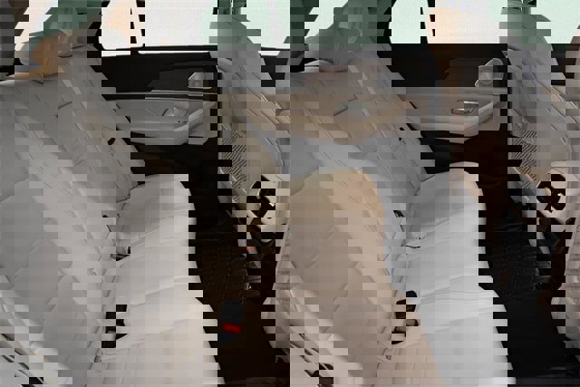 Used 2023 Mercedes-Benz GLE 350 4MATIC w/ AMG Line Exterior image 11