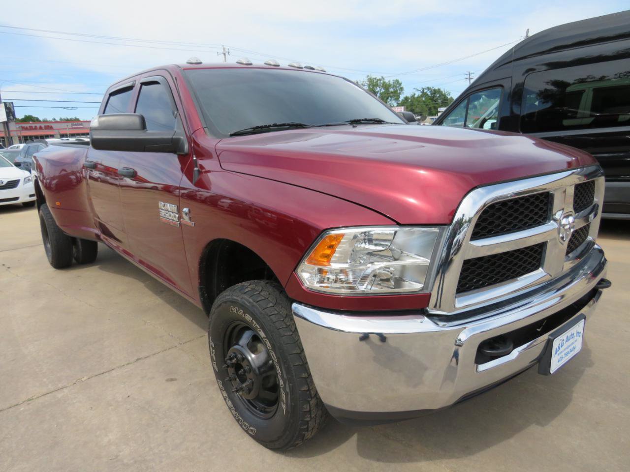 Used 2018 RAM 3500 Tradesman w/ Chrome Appearance Group AWD/4WD image 3