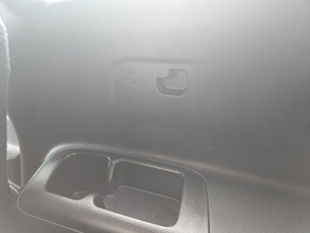 Used 2025 Buick Enclave Preferred FWD image 33