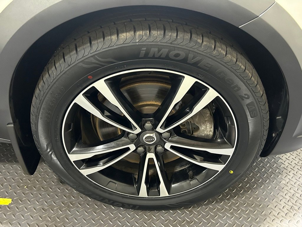 Used 2018 Volvo V90 T5 Cross Country w/ Convenience Package image 23