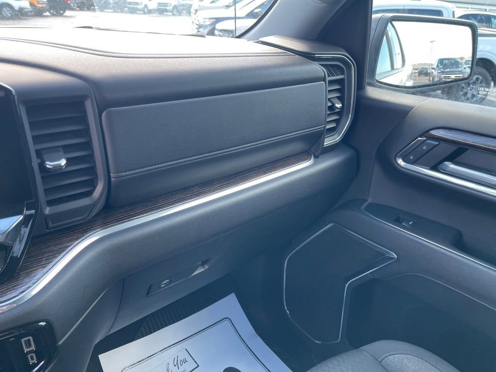 Used 2024 GMC Sierra 1500 Elevation image 25