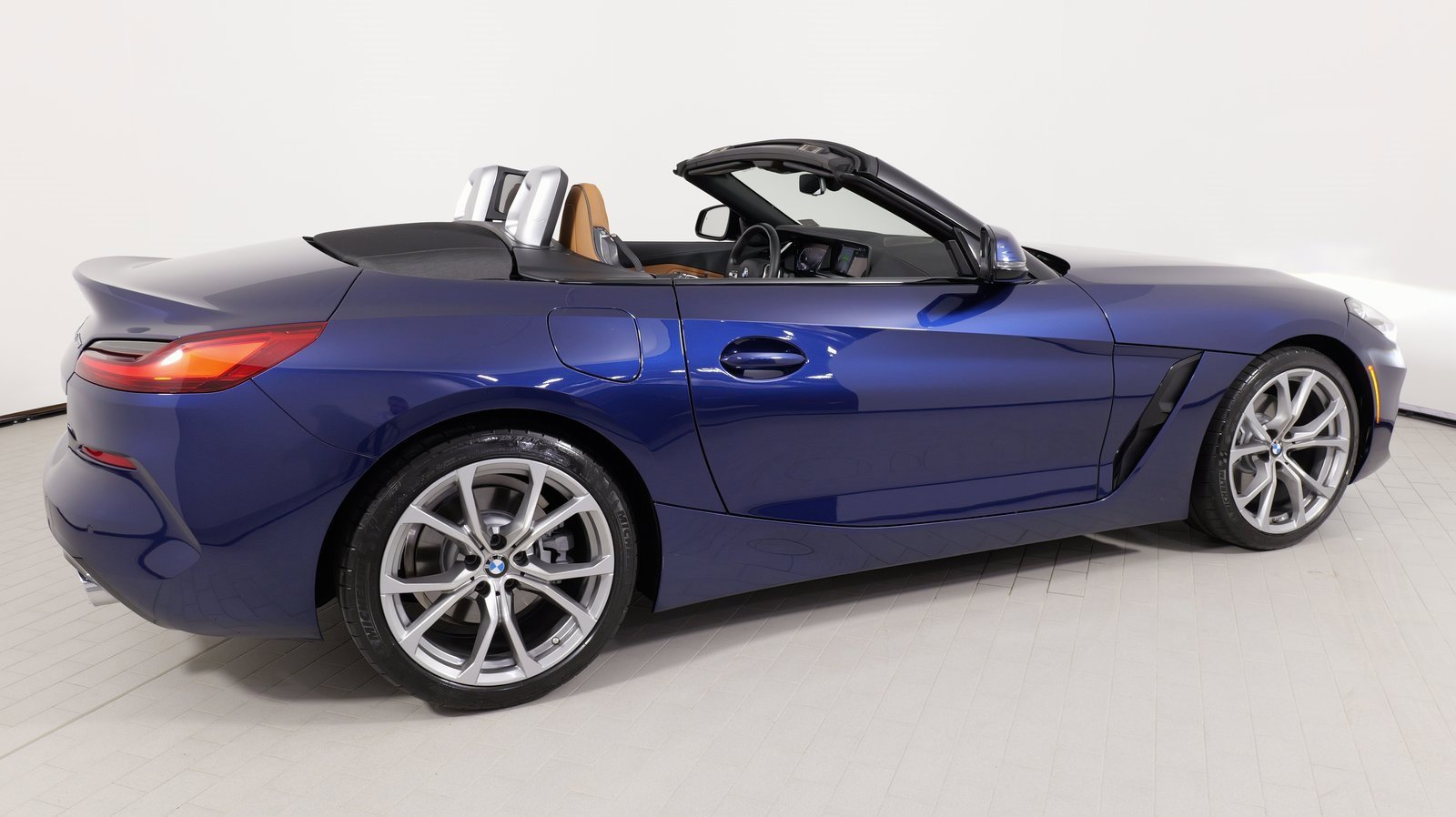 Used 2022 BMW Z4 sDrive30i w/ Driving Assistance Package image 27