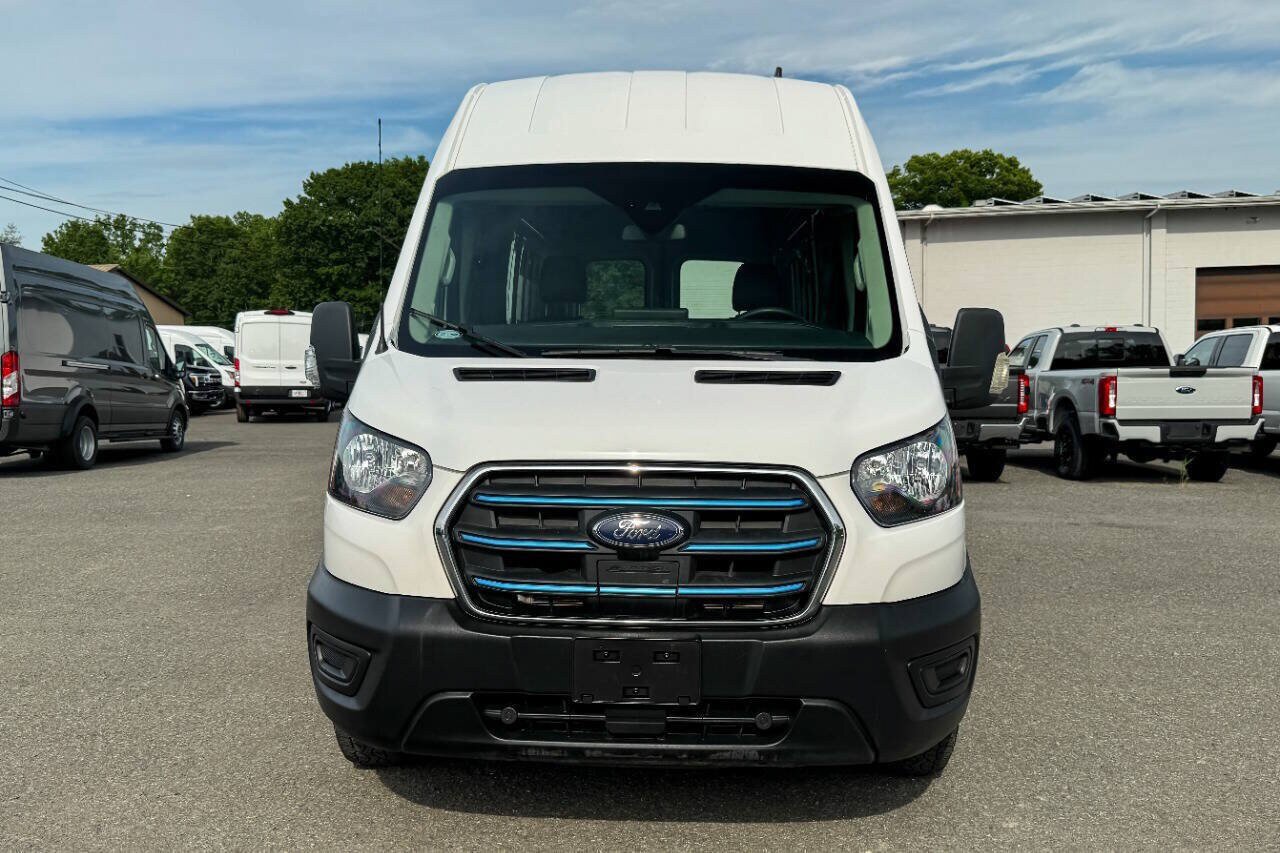 Used 2022 Ford E-Transit 148 High Roof Extended RWD image 8
