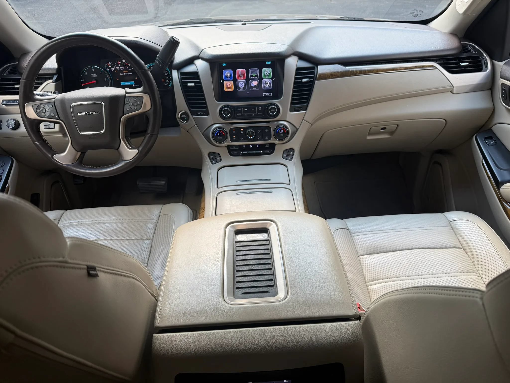 Used 2017 GMC Yukon Denali w/ Open Road Package RWD image 12