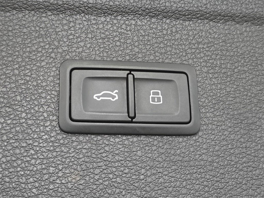 Used 2021 Audi Q5 2.0T Premium image 30