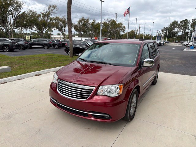 Used 2015 Chrysler Town & Country Touring-L w/ Driver Convenience Group FWD image 11