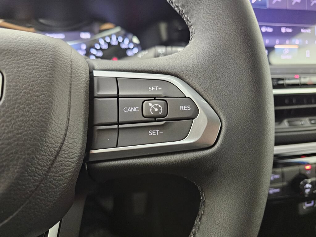New 2026 Jeep Compass Latitude AWD/4WD image 24