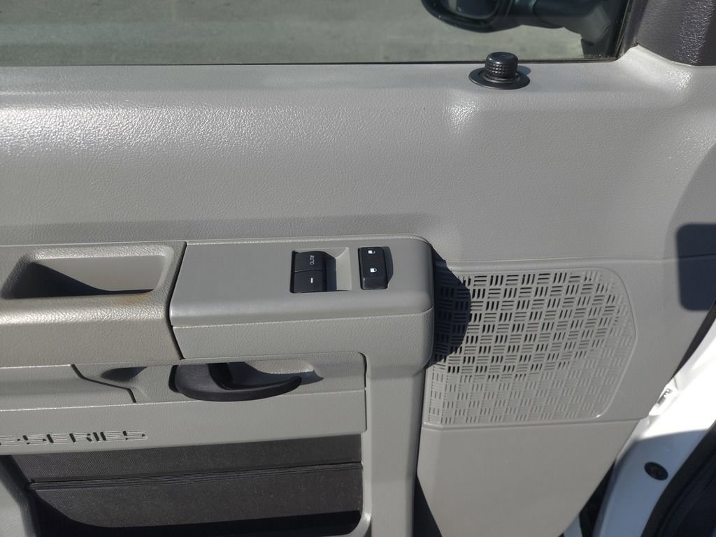Used 2016 Ford E-350 and Econoline 350 Super Duty w/ Power Windows & Locks Group image 13
