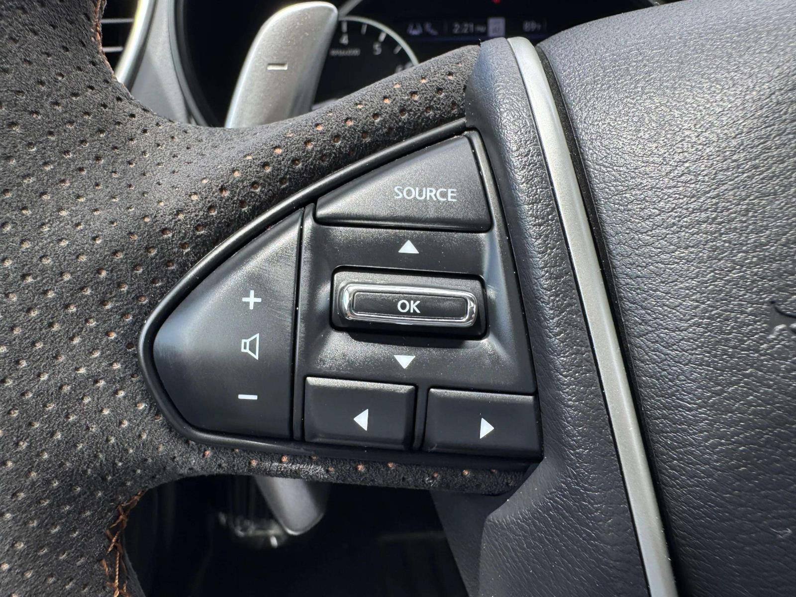 Used 2023 Nissan Maxima SR w/ Sport Mat Group FWD image 28