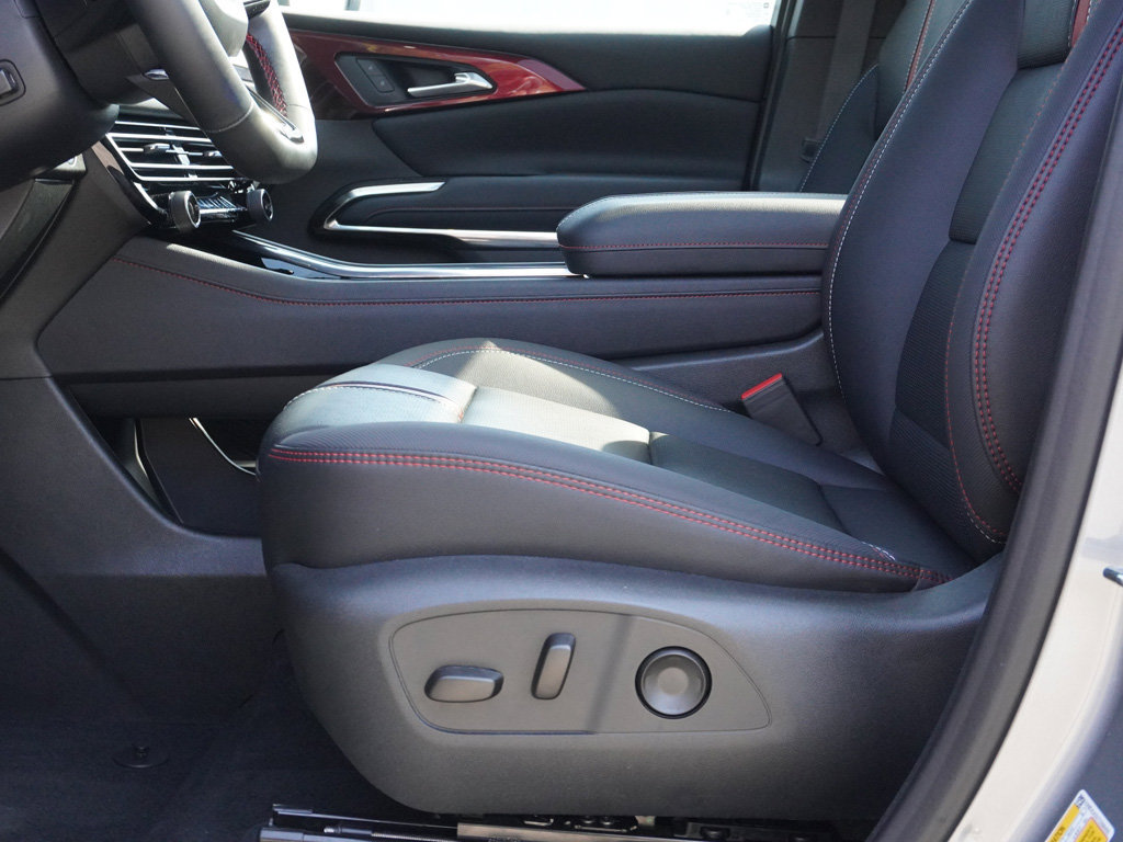 Used 2026 Chevrolet Traverse RS AWD/4WD image 30