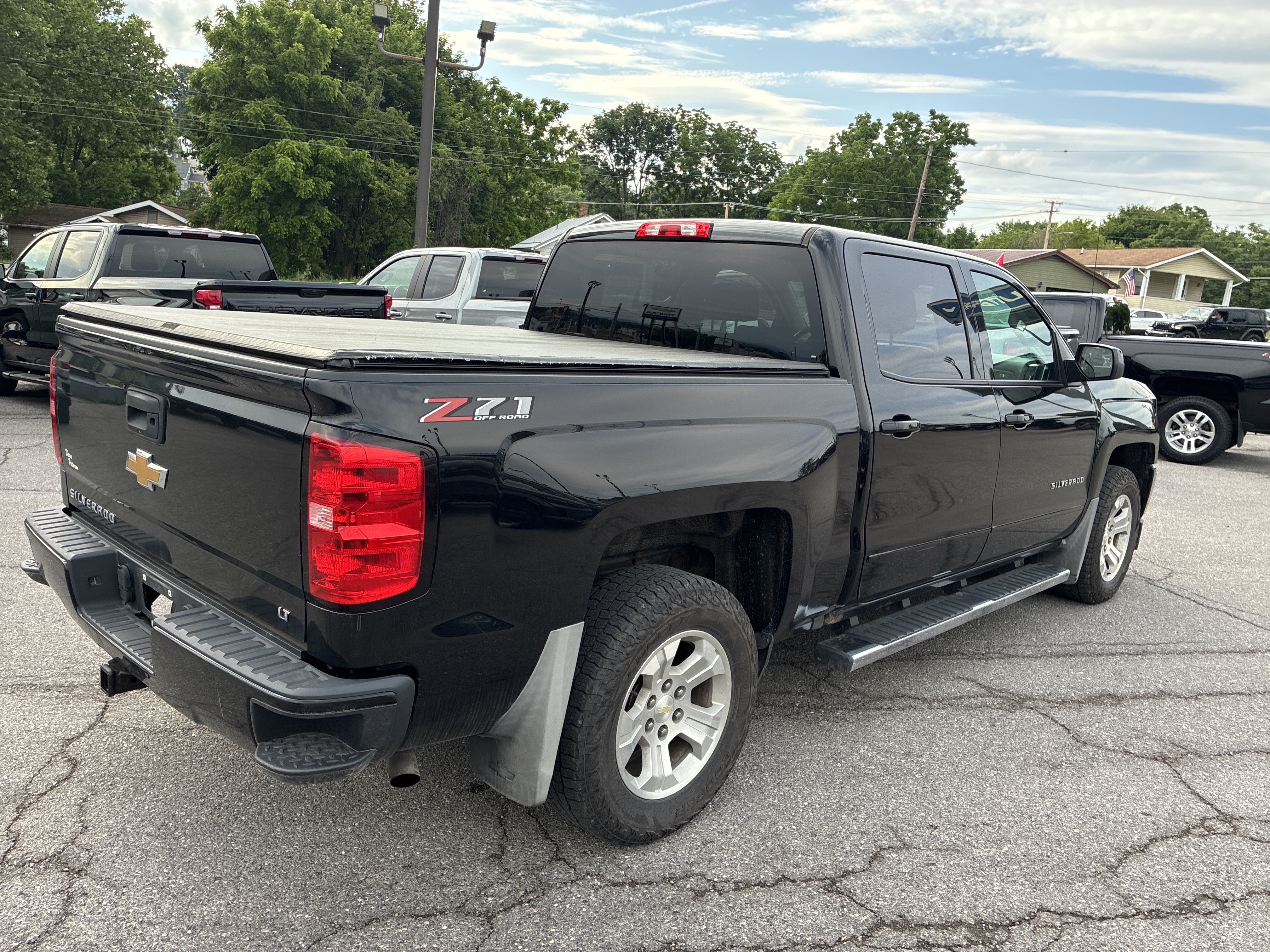 Used 2018 Chevrolet Silverado 1500 LT w/ All Star Edition AWD/4WD image 3