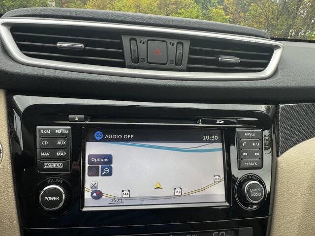 Used 2015 Nissan Rogue SL w/ SL Premium Package image 16