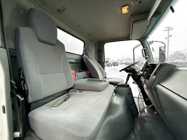 Used 2019 Isuzu NPR HD image 19
