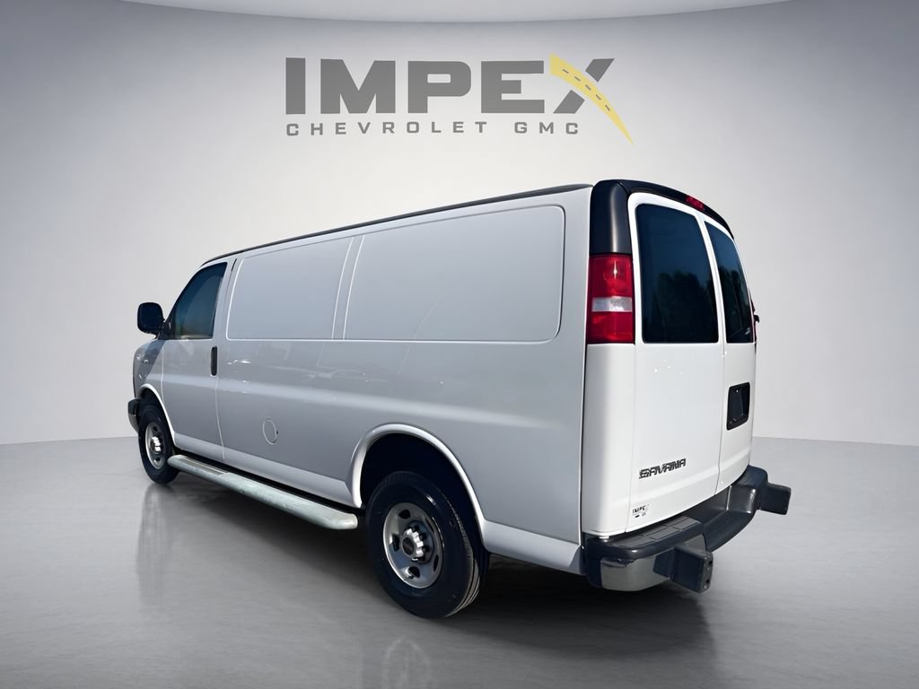 Used 2023 GMC Savana 2500 Extended w/ Driver Convenience Package RWD image 3