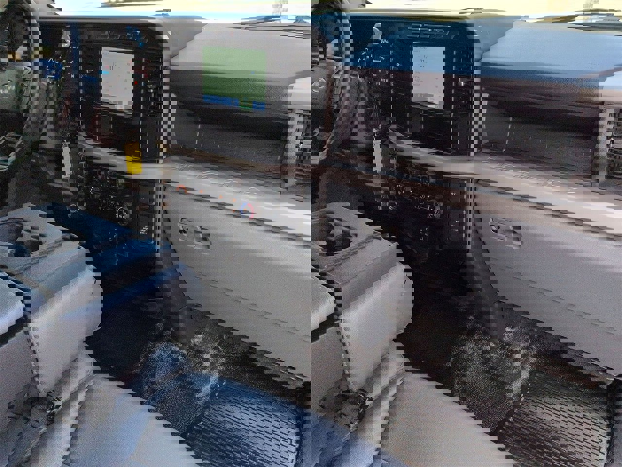 Used 2023 Ford F250 XL w/ FX4 Off-Road Package image 27