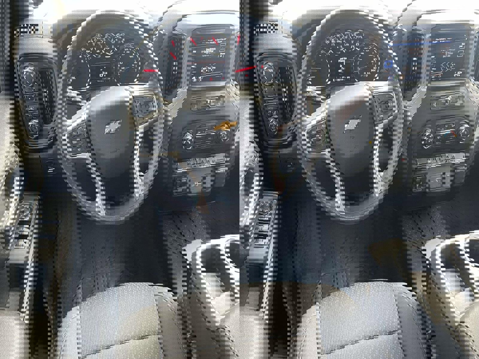 Used 2022 Chevrolet Silverado 2500 Custom w/ Custom Value Package image 11