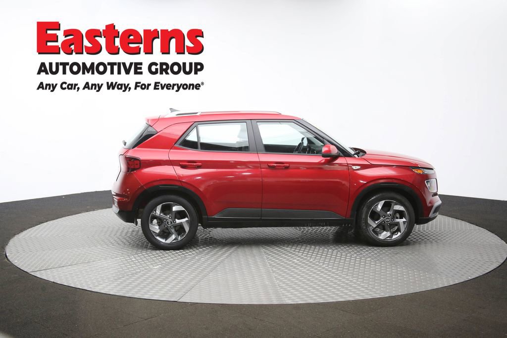 Used 2022 Hyundai Venue Limited image 44