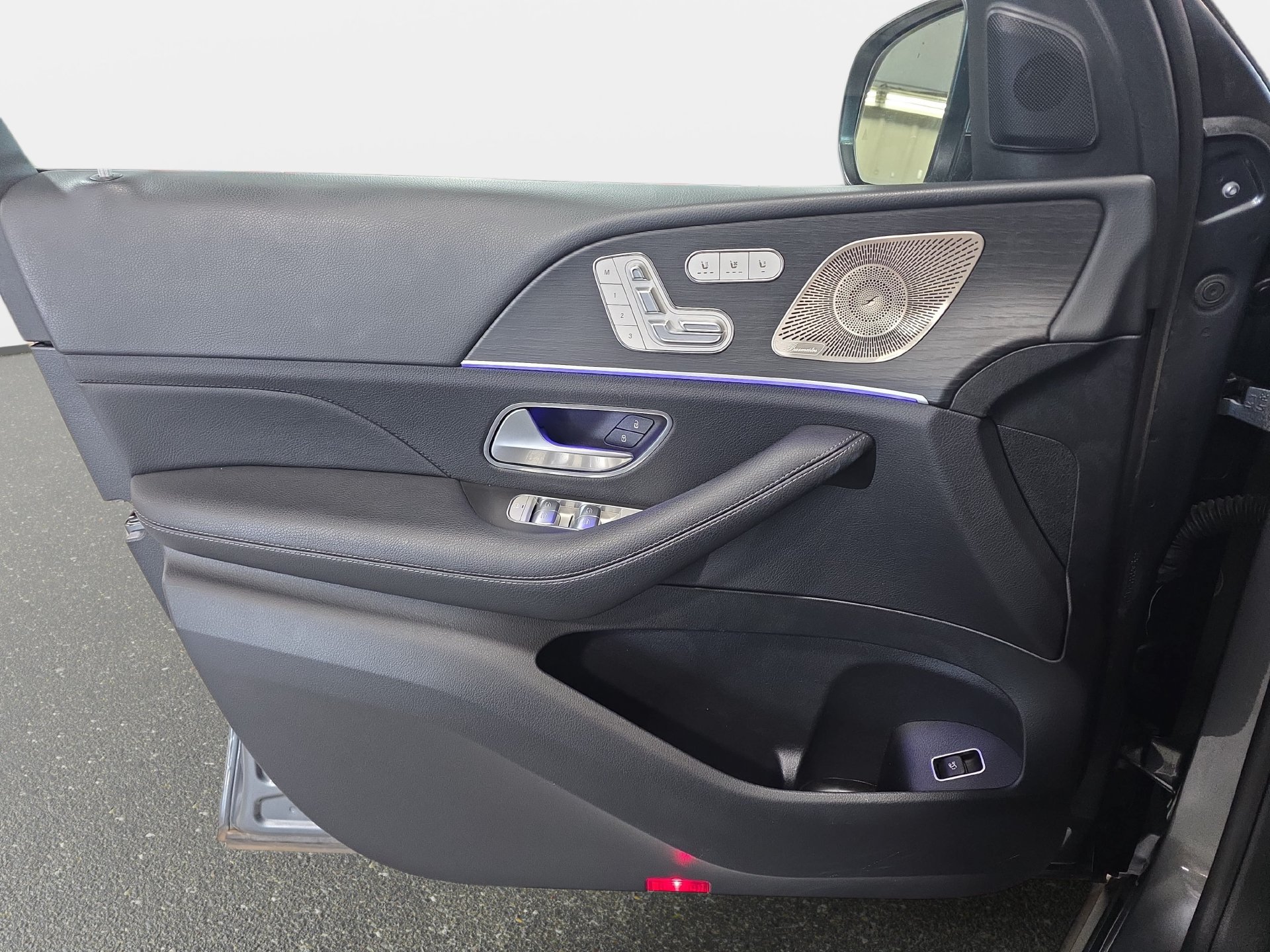 Used 2024 Mercedes-Benz GLS 450 4MATIC image 26