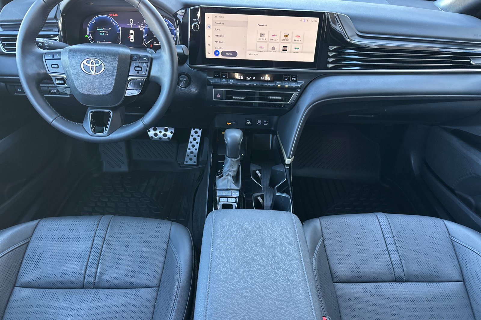 Used 2025 Toyota Camry XSE image 13