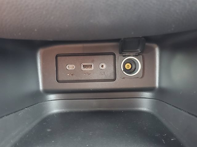 Certified 2023 Chevrolet Equinox RS w/ LPO, Floor Liner Package FWD image 34