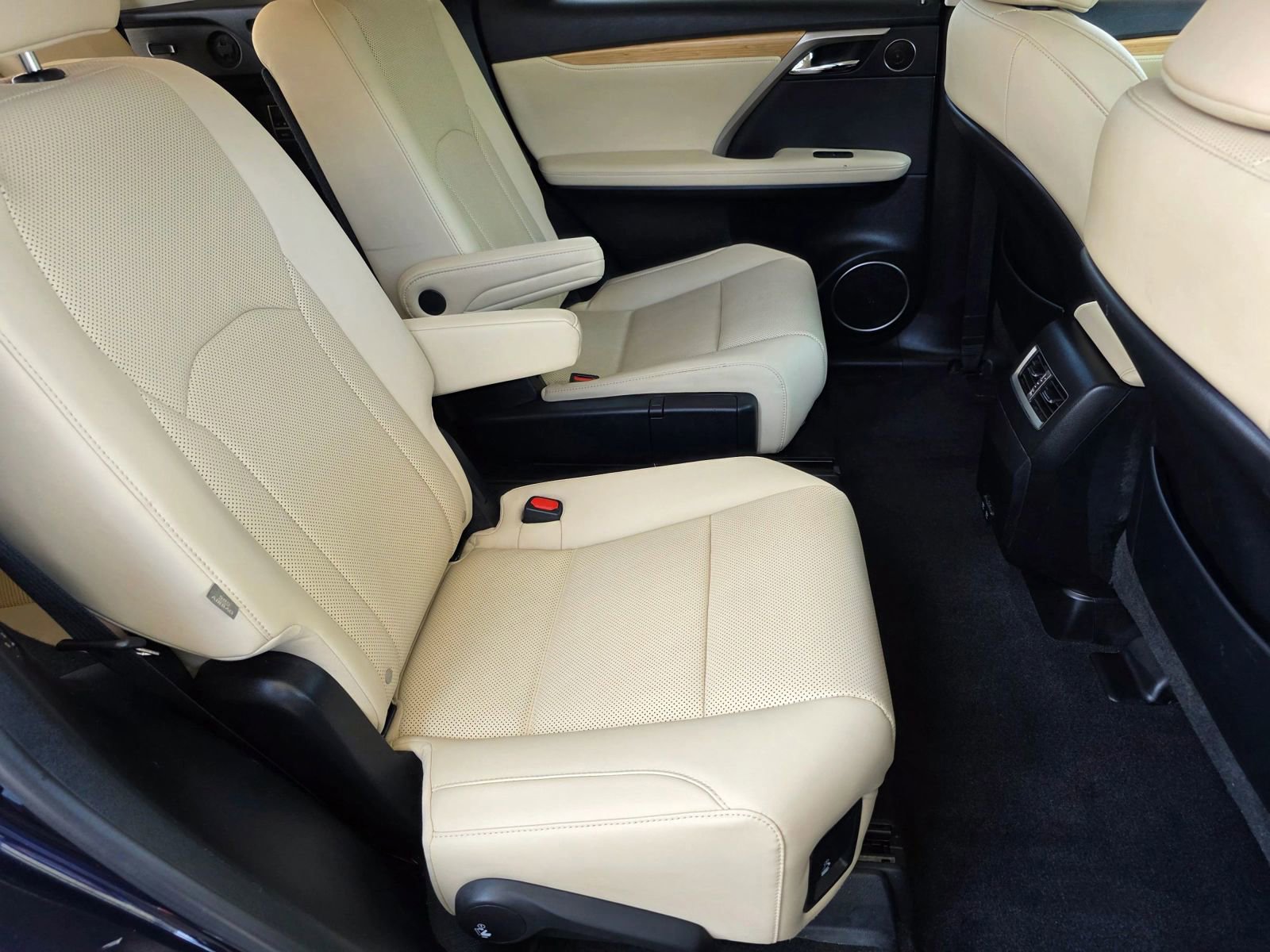 Used 2022 Lexus RX 350L Premium w/ Premium Package AWD/4WD image 33