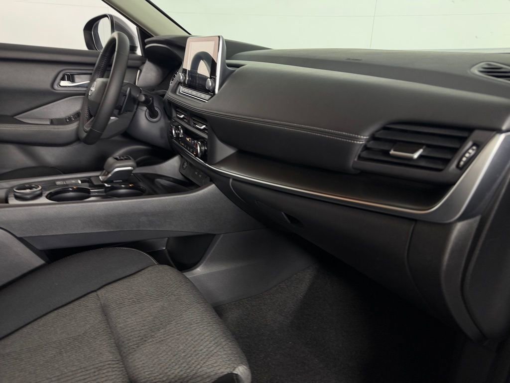 Used 2026 Nissan Rogue SV w/ Cold Weather Package image 31