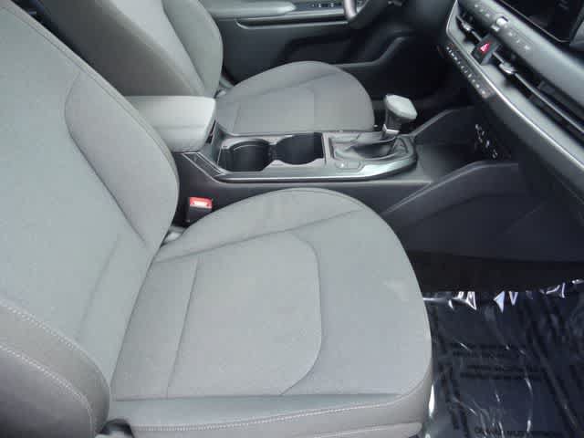 Used 2025 Kia K4 FWD image 14