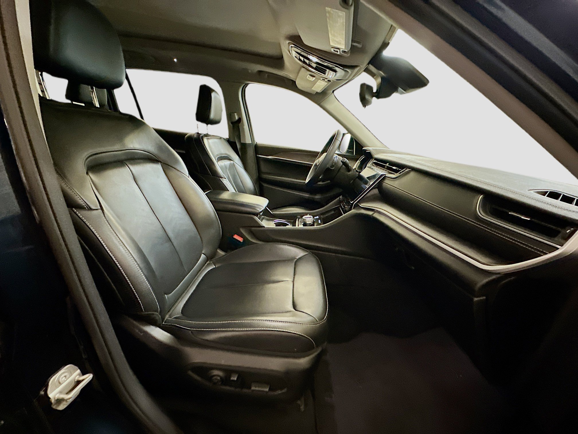 Used 2023 Jeep Grand Cherokee L Limited w/ Trailer Tow Group (B) image 35