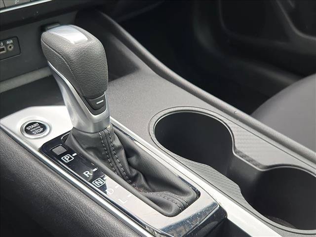 Used 2025 Nissan Altima 2.5 SV FWD image 12